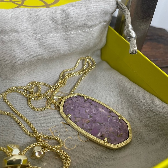 NWT Kendra Scott Reid Necklace Gold Bronze Veined Lilac Magnesite Retired Rare - Picture 3 of 7